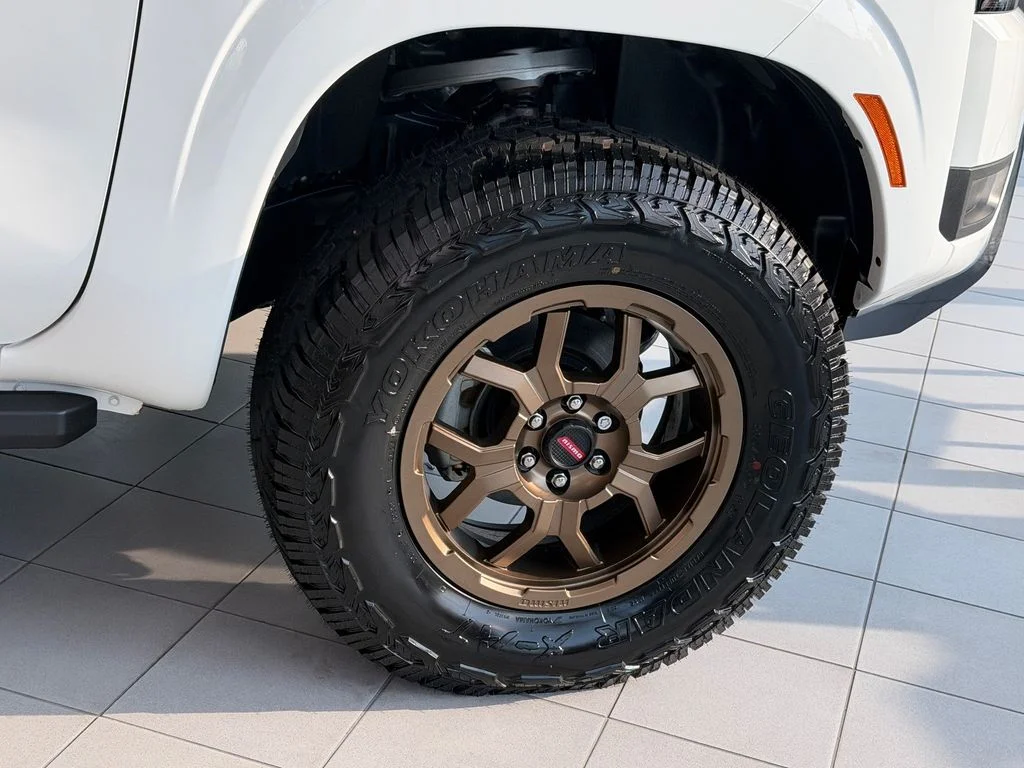 New 2026 Glacier White Nissan Crew Cab SV image 8