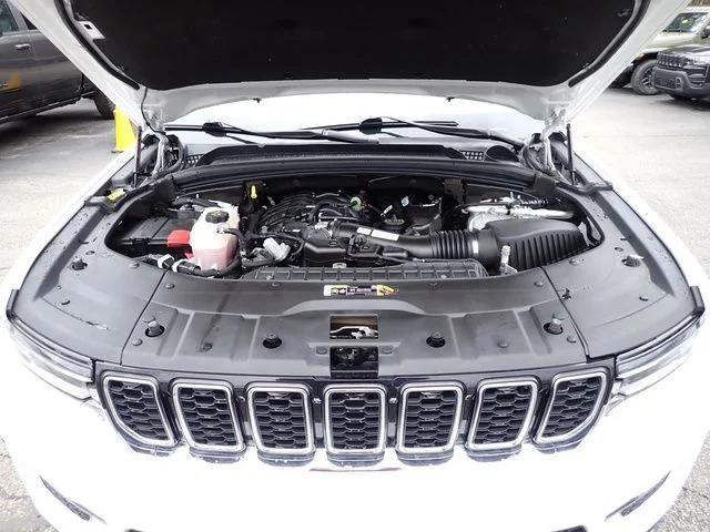 Used 2023 White Jeep Limited image 12