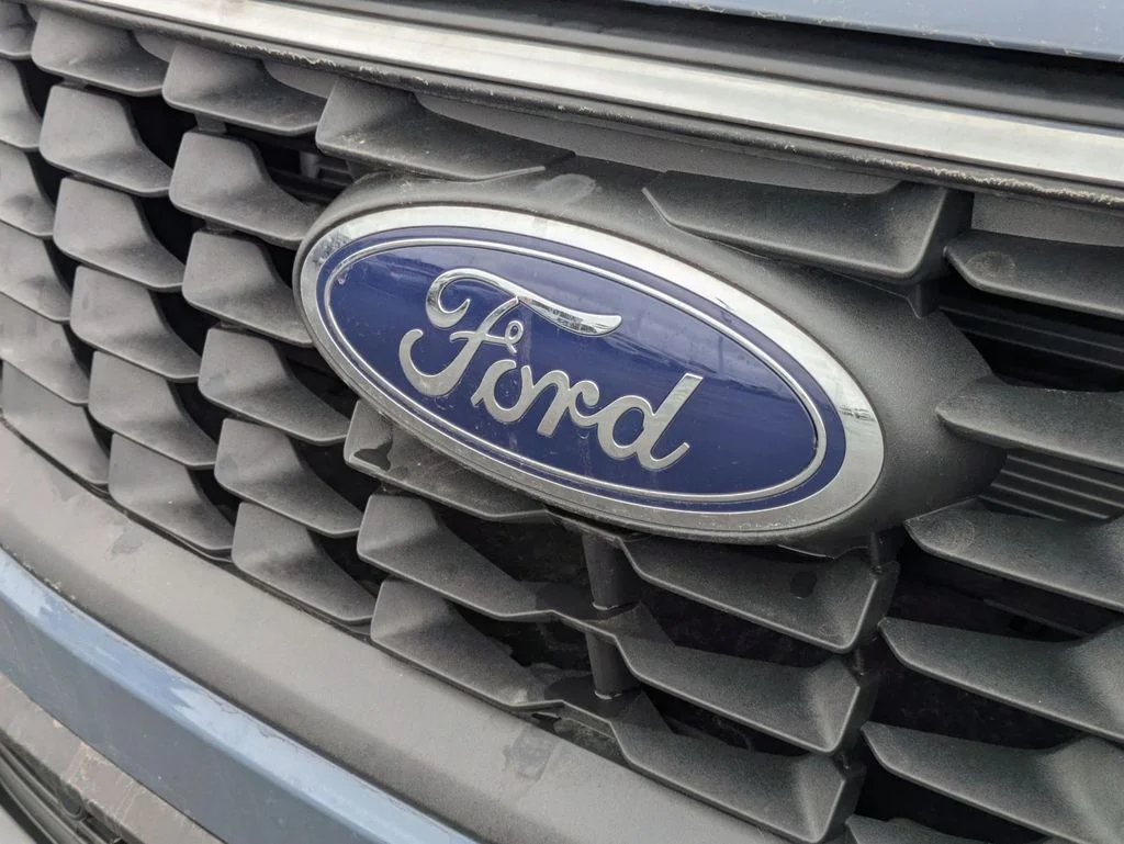 New 2024 Vapor Blue Metallic Ford Plug-in Hybrid image 12