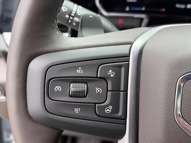 New 2026 Glacier White Tricoat GMC SLT image 31