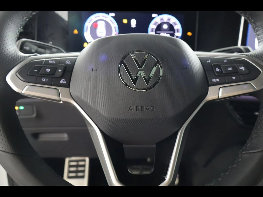 New 2026 White/off-white Volkswagen SE R-Line Black image 18