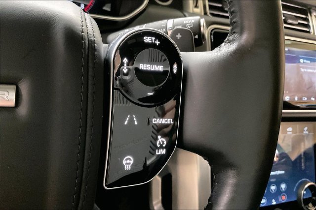 Used 2021 White Land Rover Westminster image 19