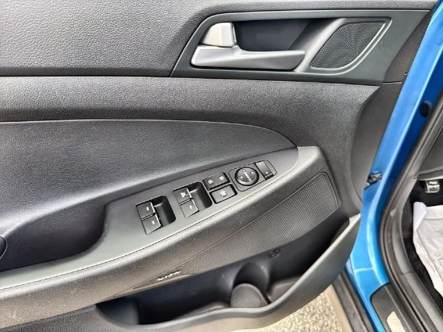 Used 2017 Blue Hyundai Limited image 13