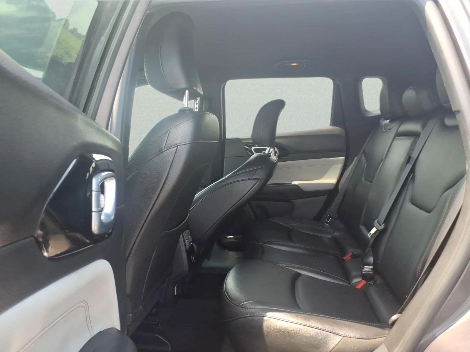 Used 2024 Baltic Gray Metallic Clearcoat Jeep Limited image 4