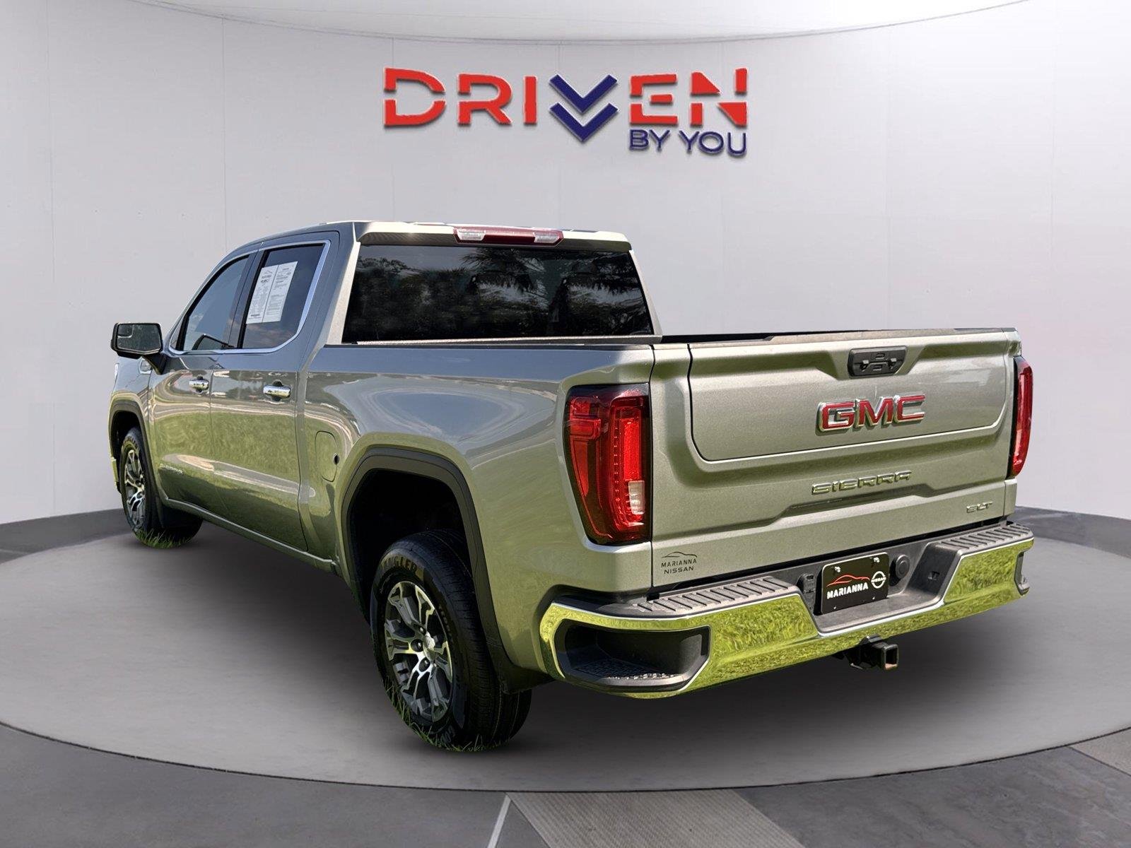 Used 2025 Sterling Metallic GMC SLT image 6