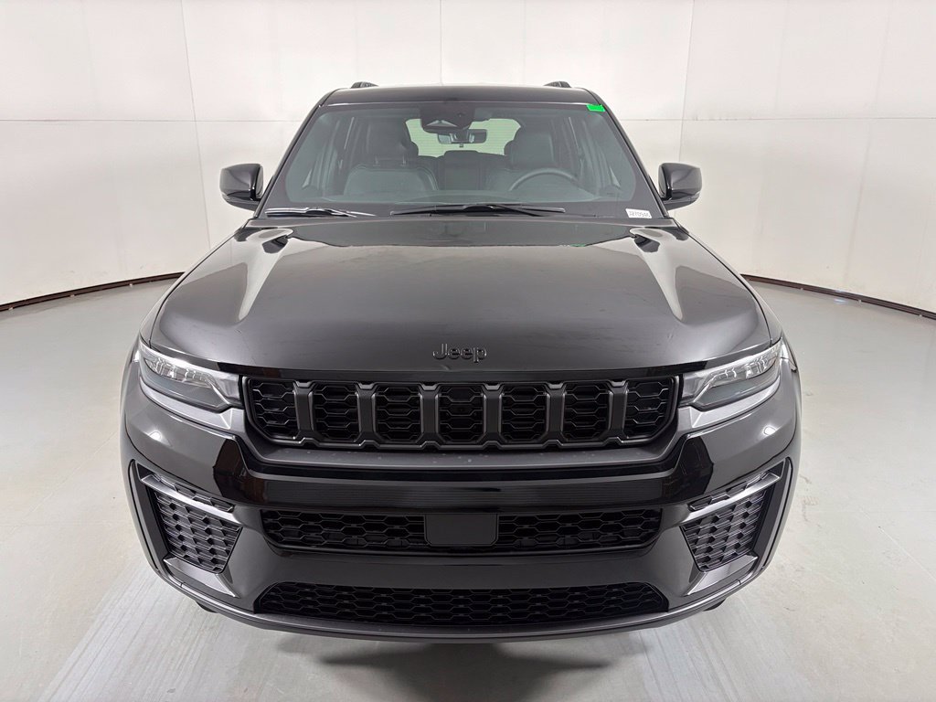 New 2027 High-Gloss Black Paint Jeep Altitude image 3