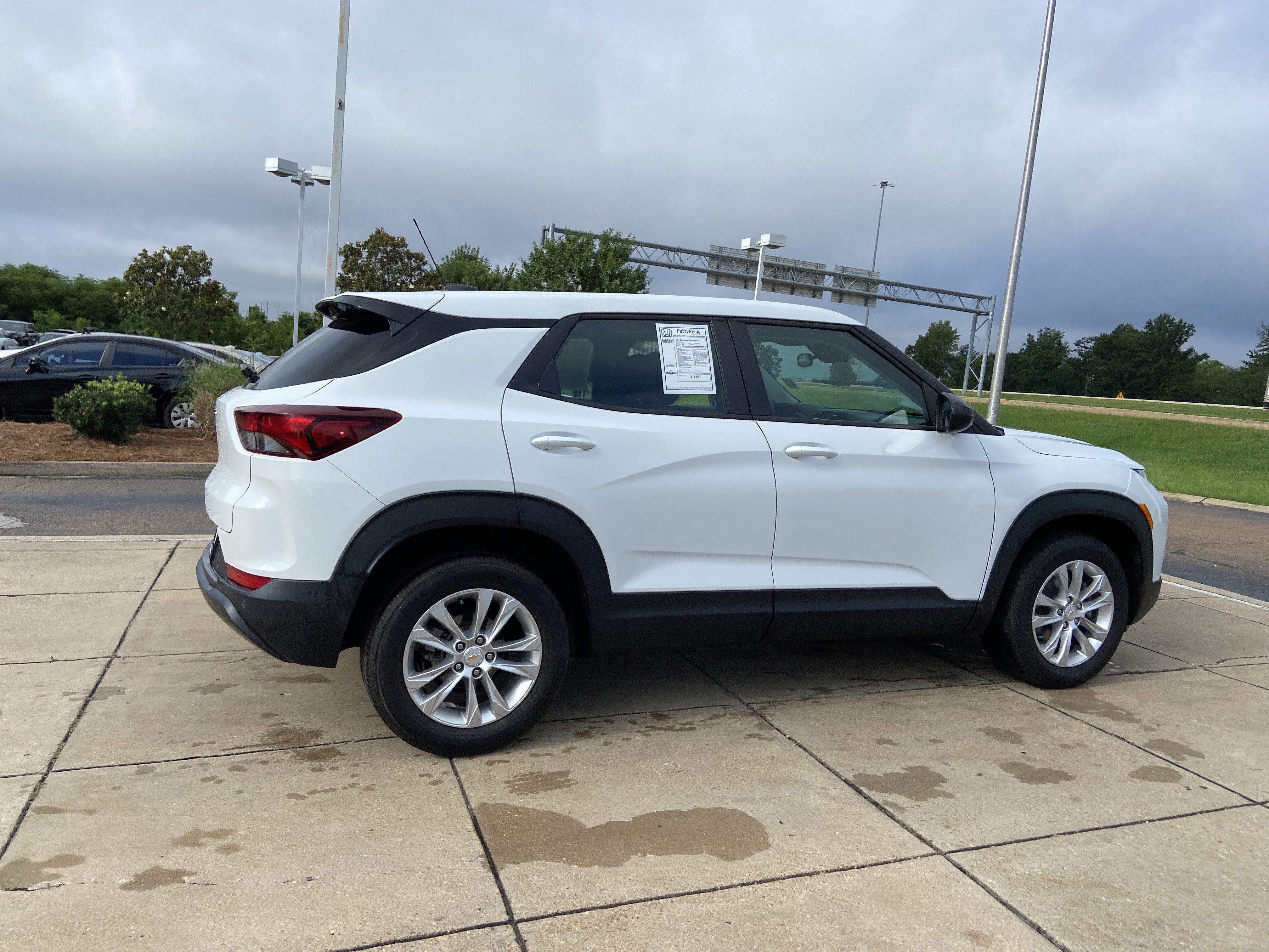 Used 2021 Summit White Chevrolet LS image 12