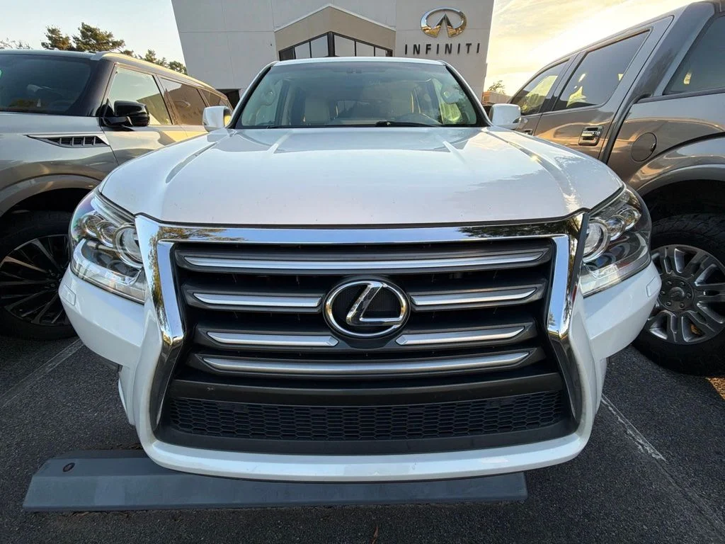Used 2018 Starfire Pearl Lexus 460 image 1