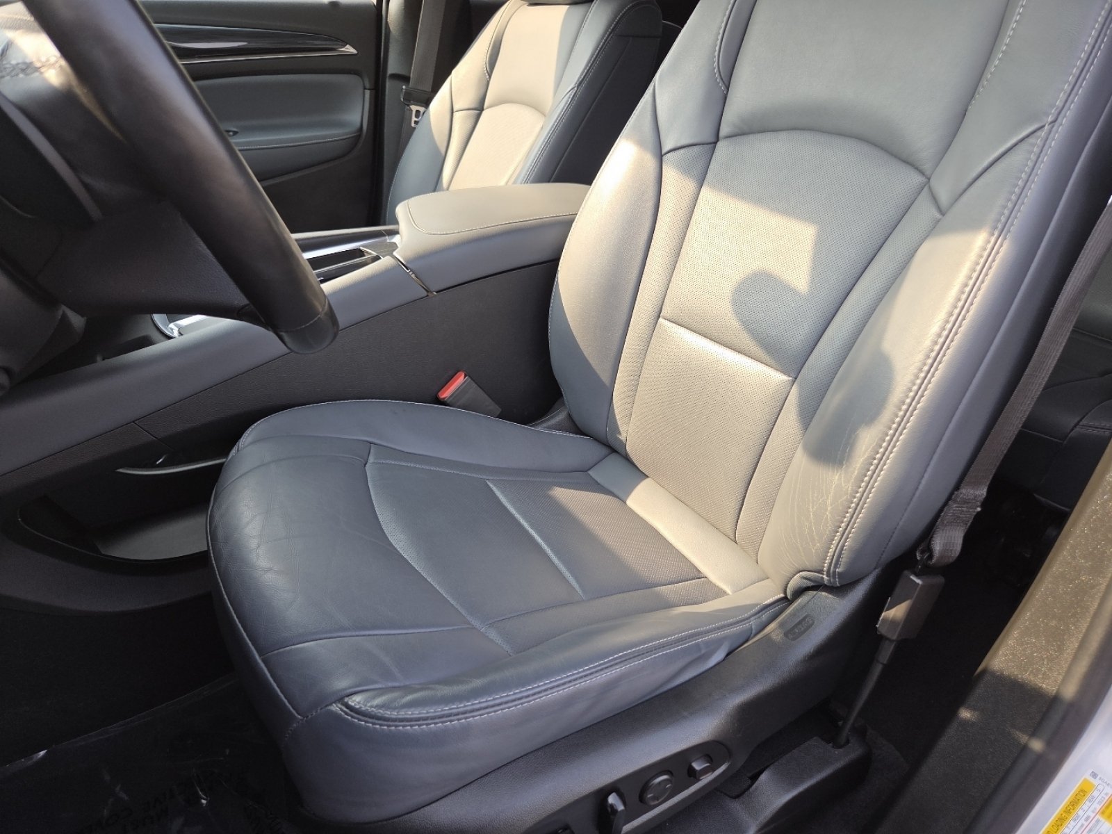 Used 2020 Quicksilver Metallic Buick Premium Group image 33