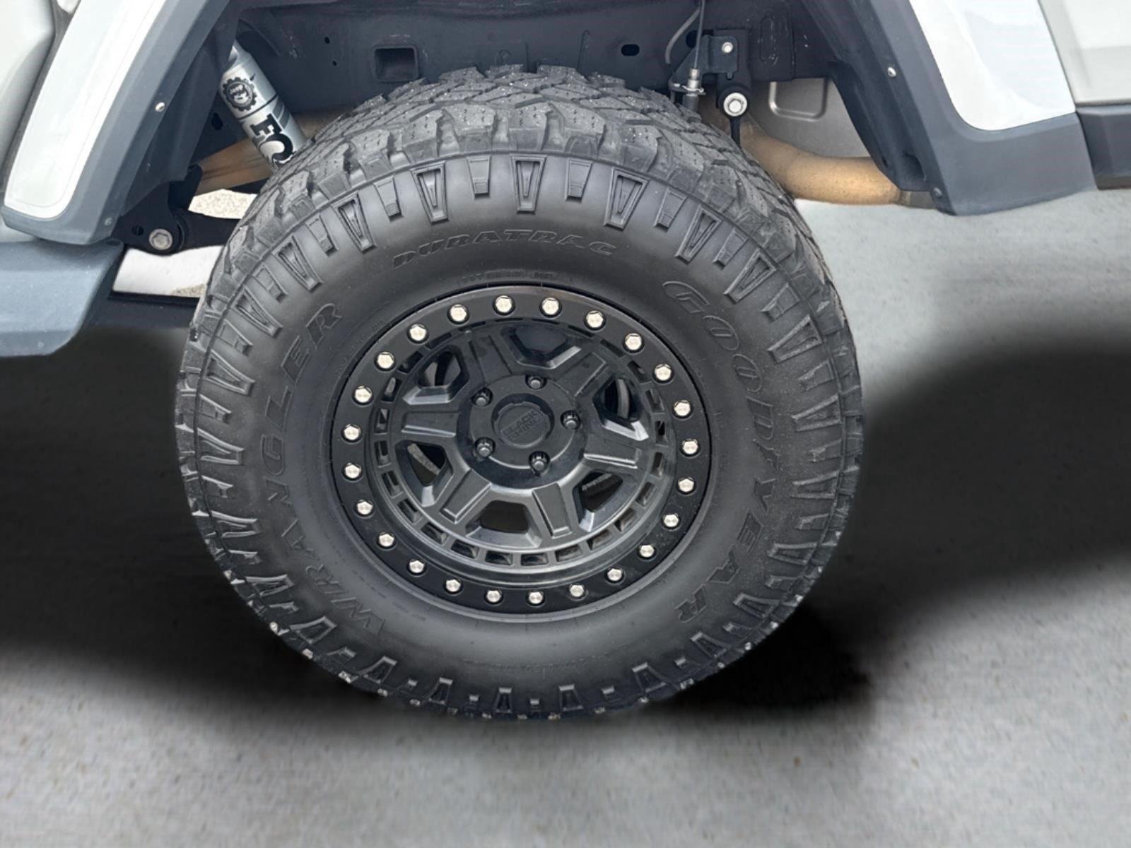 Used 2022 Silver Zynith Clearcoat Jeep Sport S image 10