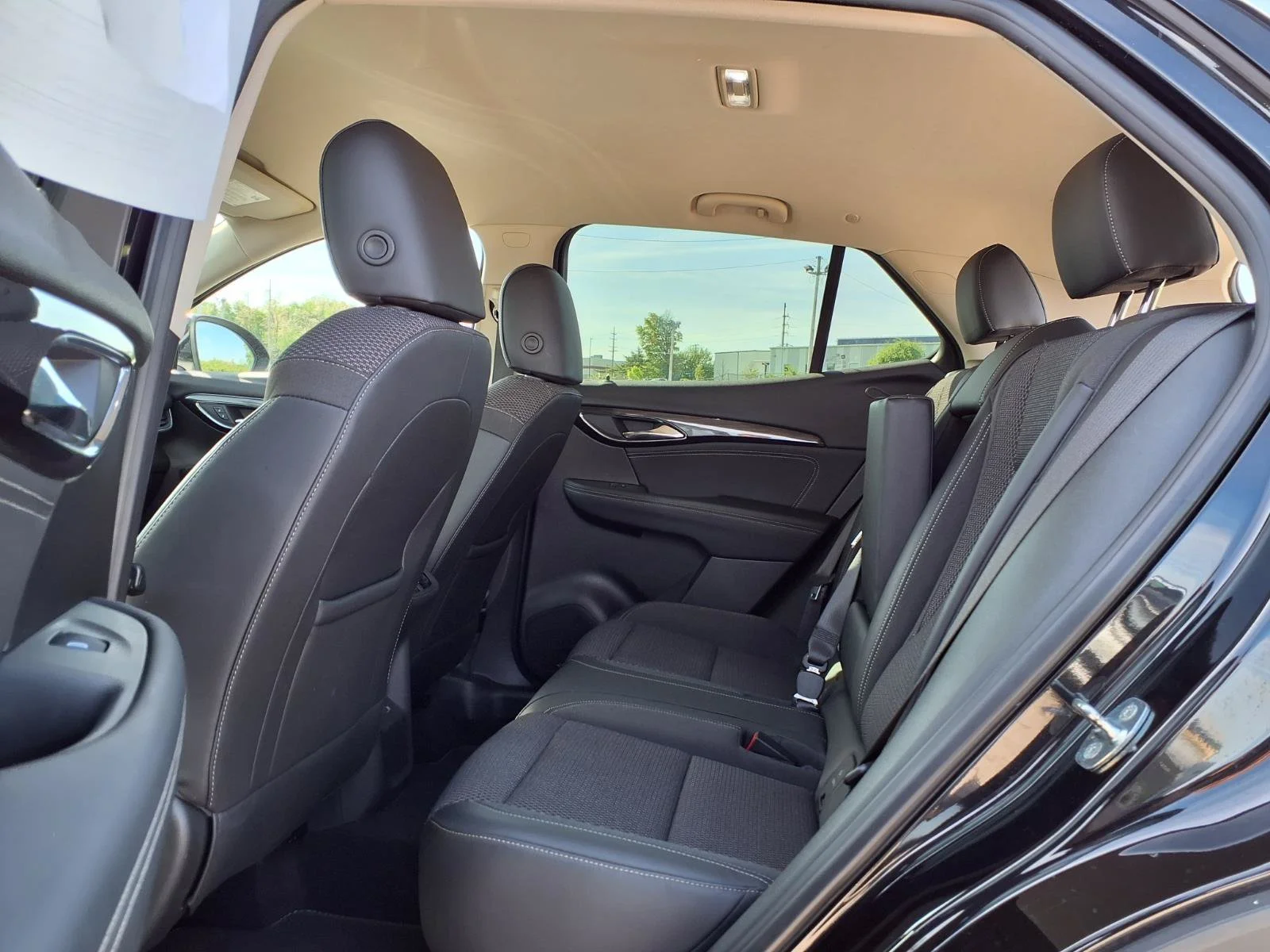 Used 2023 Ebony Twilight Metallic Buick Preferred image 27