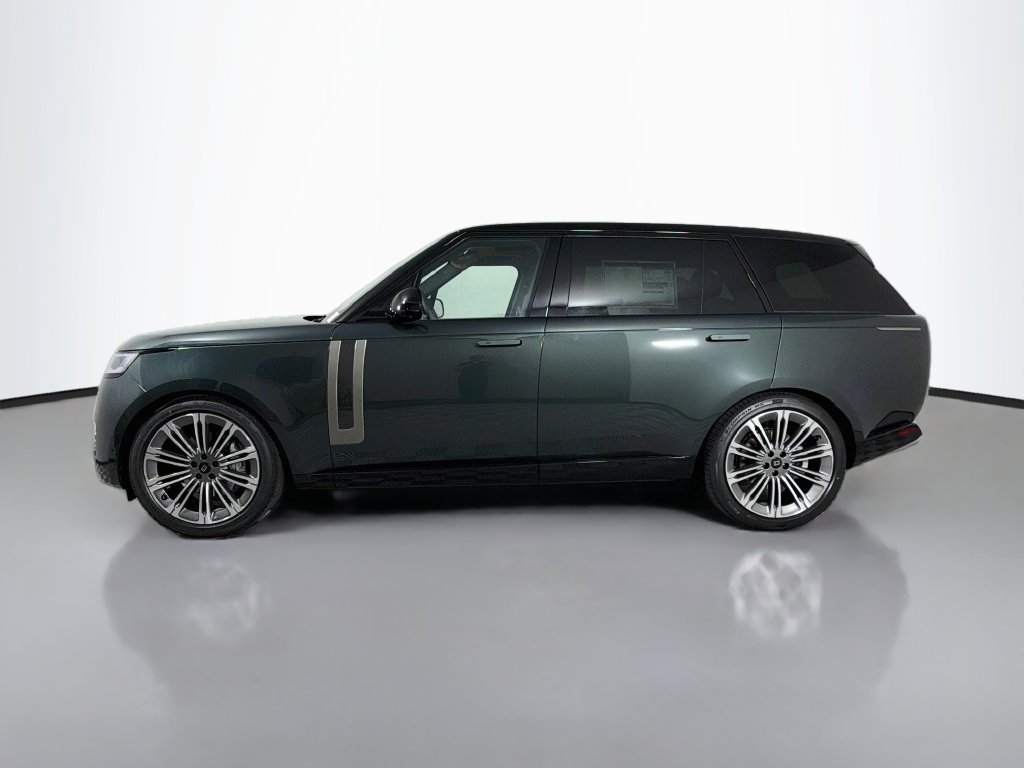 New 2027 Belgravia Green Land Rover SE image 8