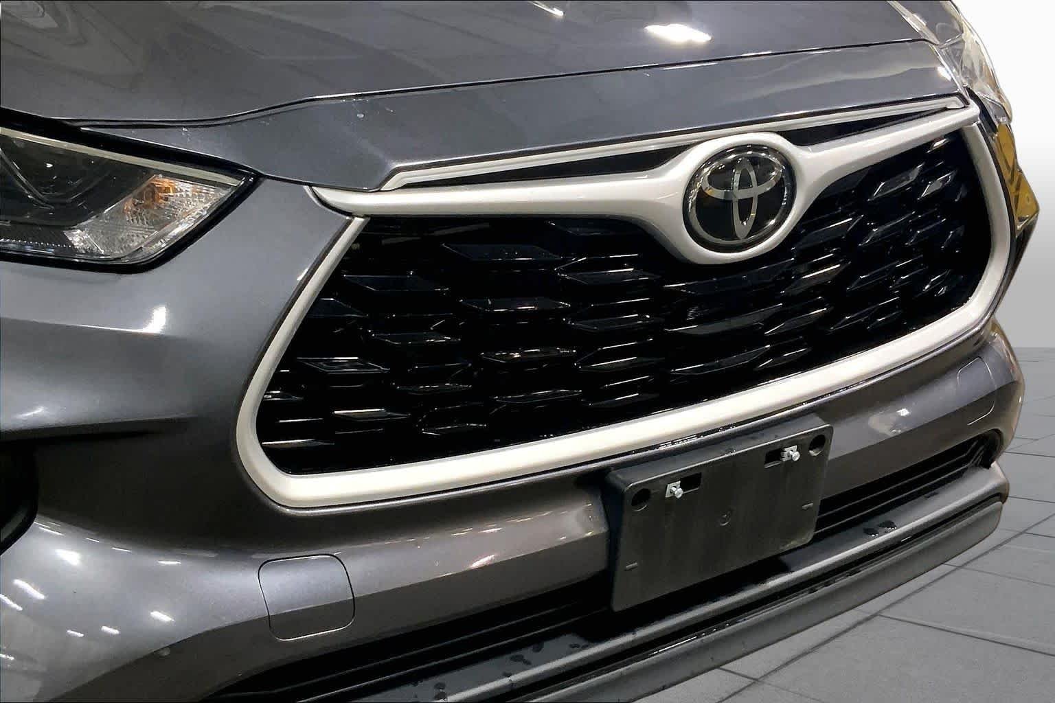 Used 2023 Magnetic Gray Metallic Toyota XLE image 30