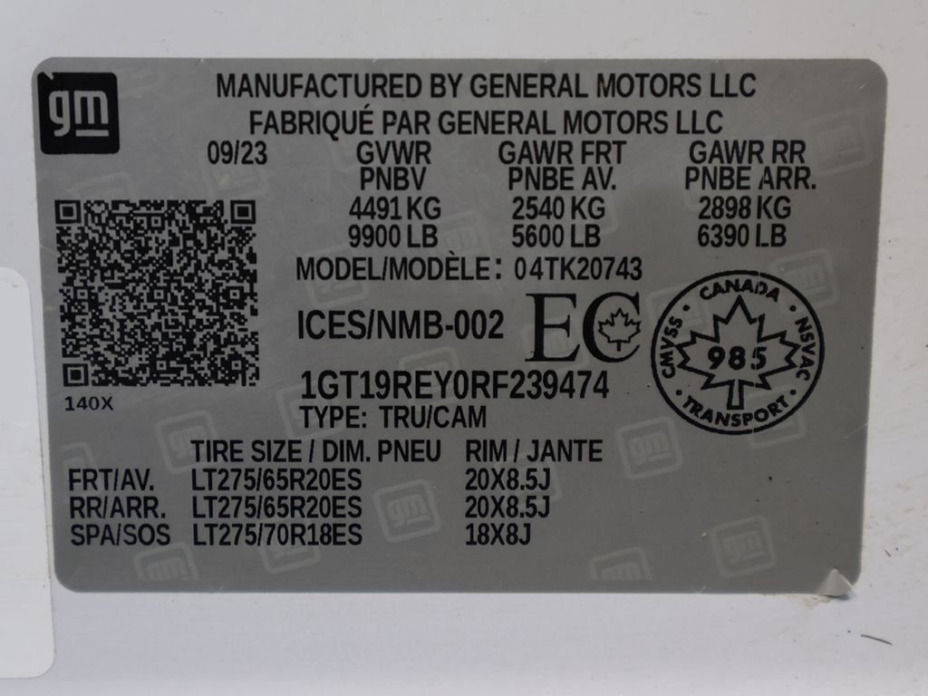 Used 2024 White GMC Denali image 49