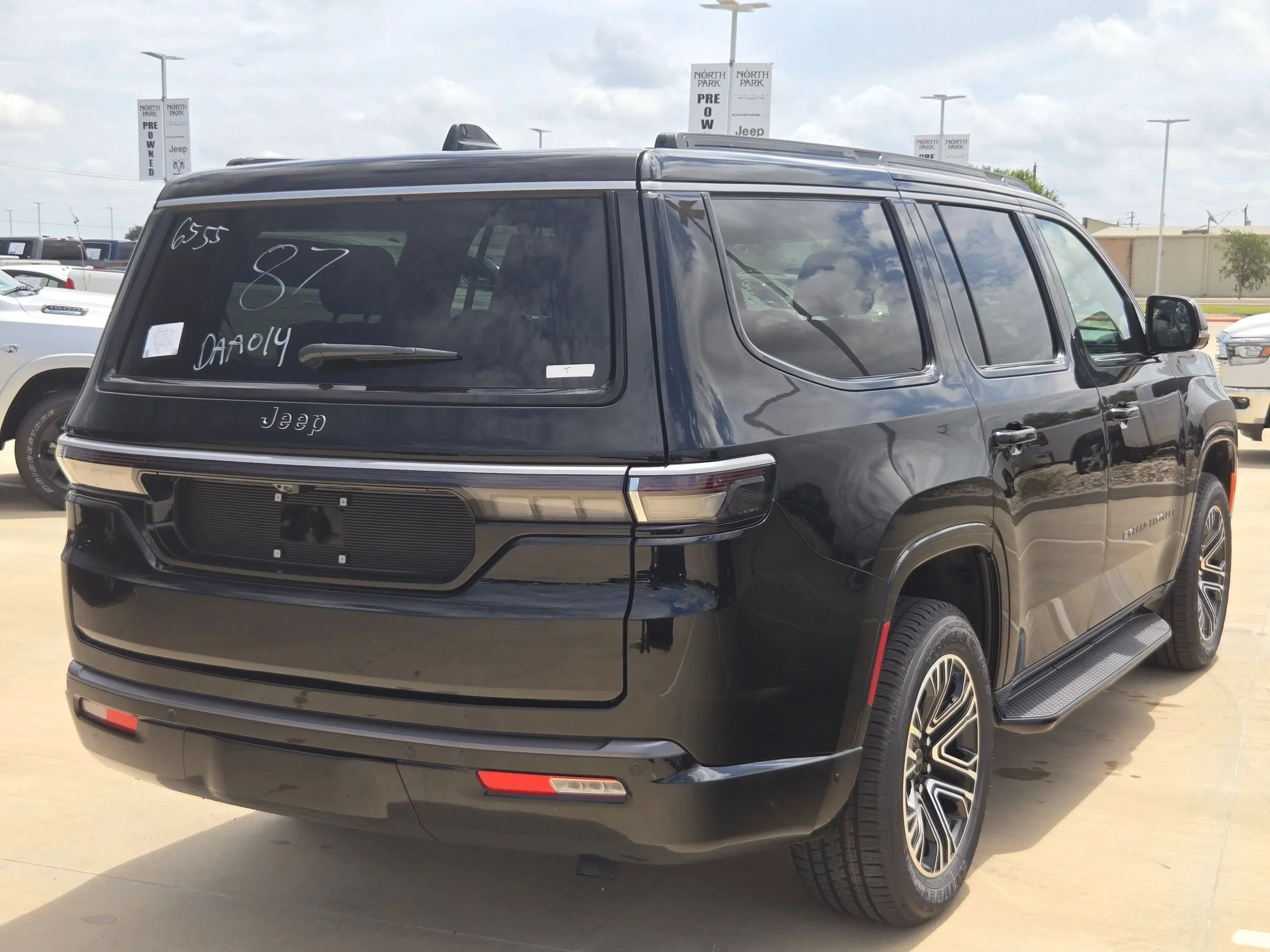 New 2026 High Gloss Black Exterior Paint Jeep  image 3