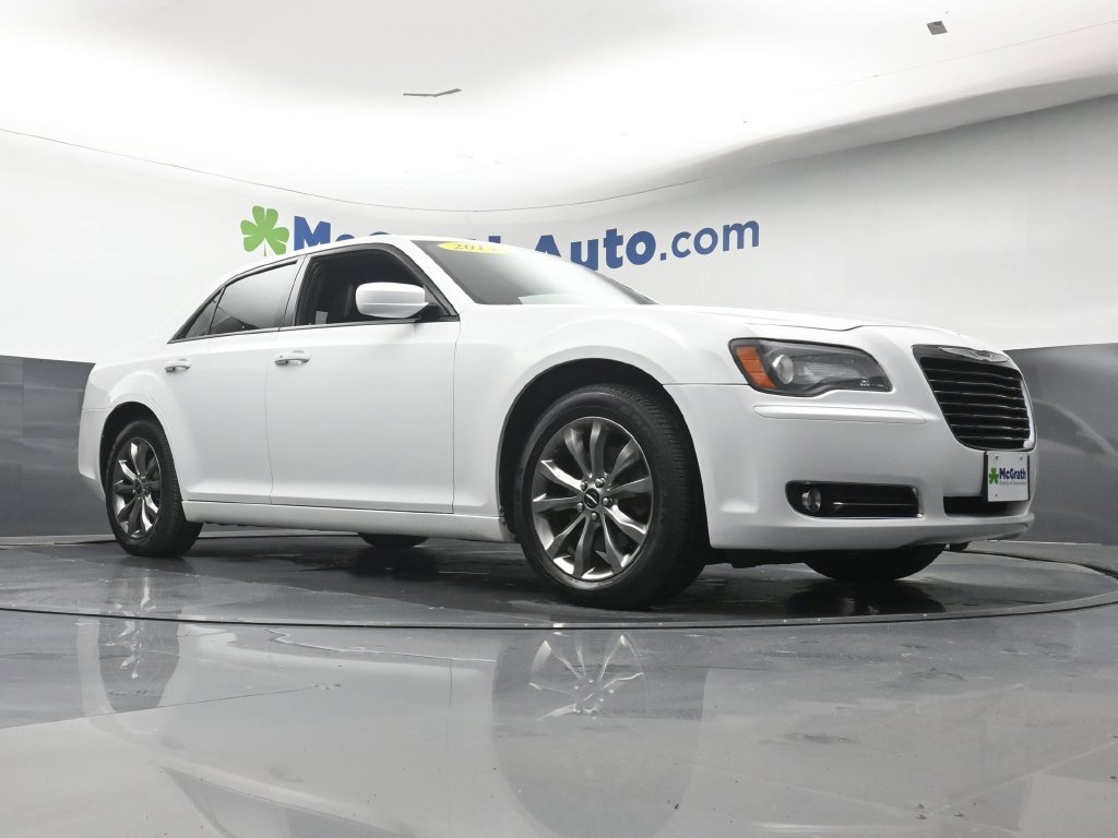 Used 2014 White Chrysler S image 26