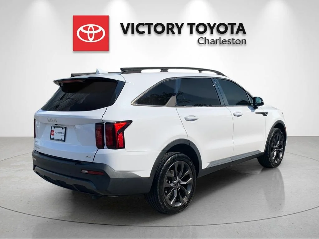 Used 2023 White Kia X-Line EX image 7