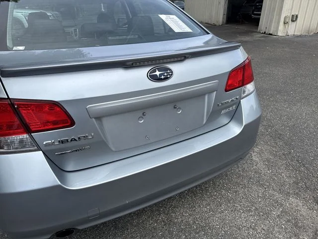 Used 2013 Silver Subaru 2.5i image 33