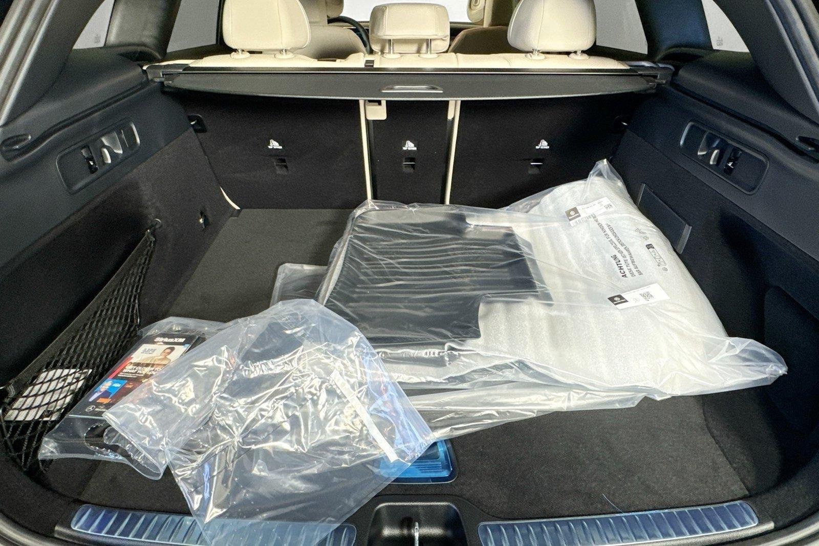 New 2026 Black Mercedes-Benz GLC 300 image 24