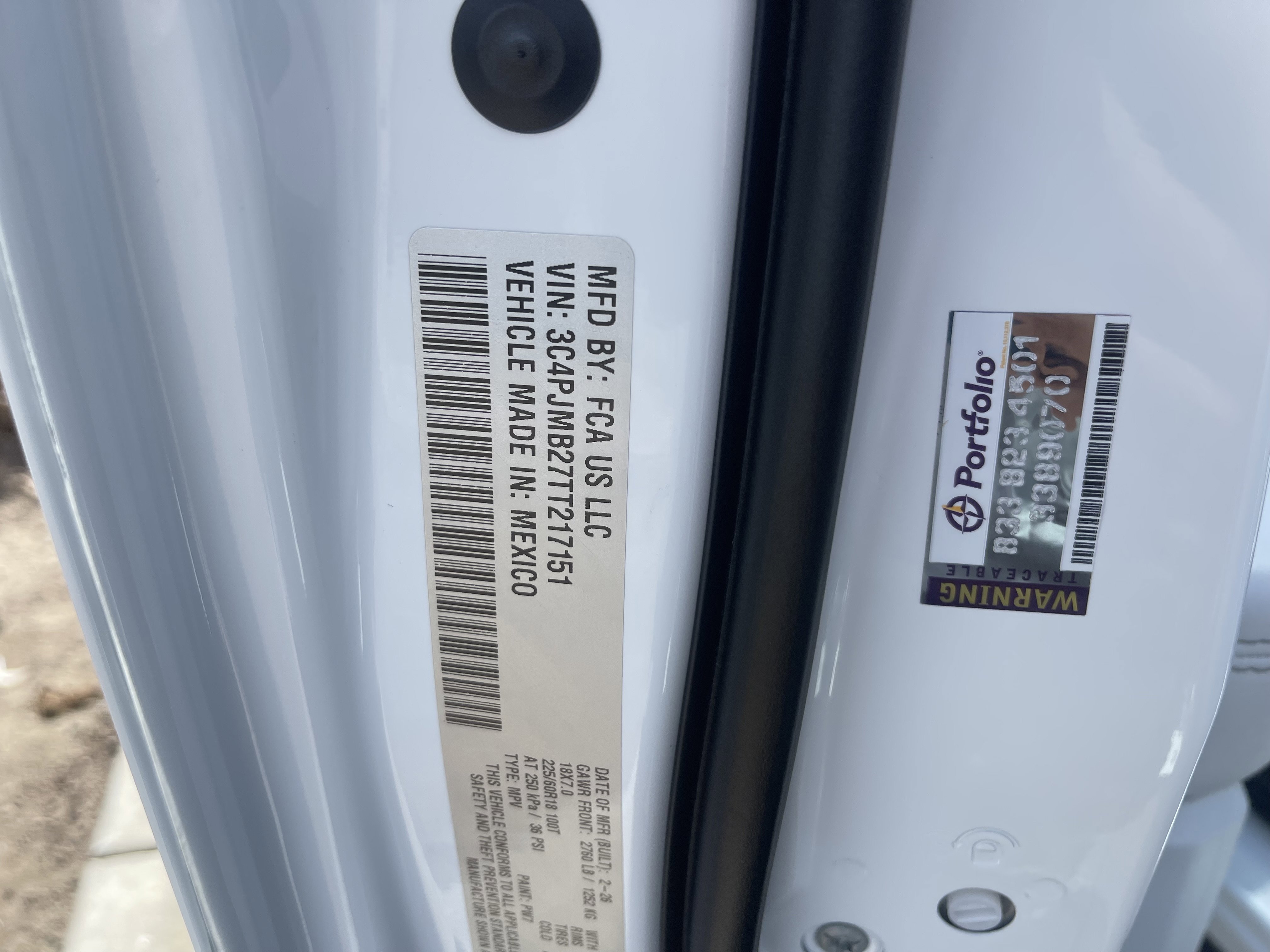 New 2026 Bright White Clear-Coat Exterior Paint Jeep Laredo image 40