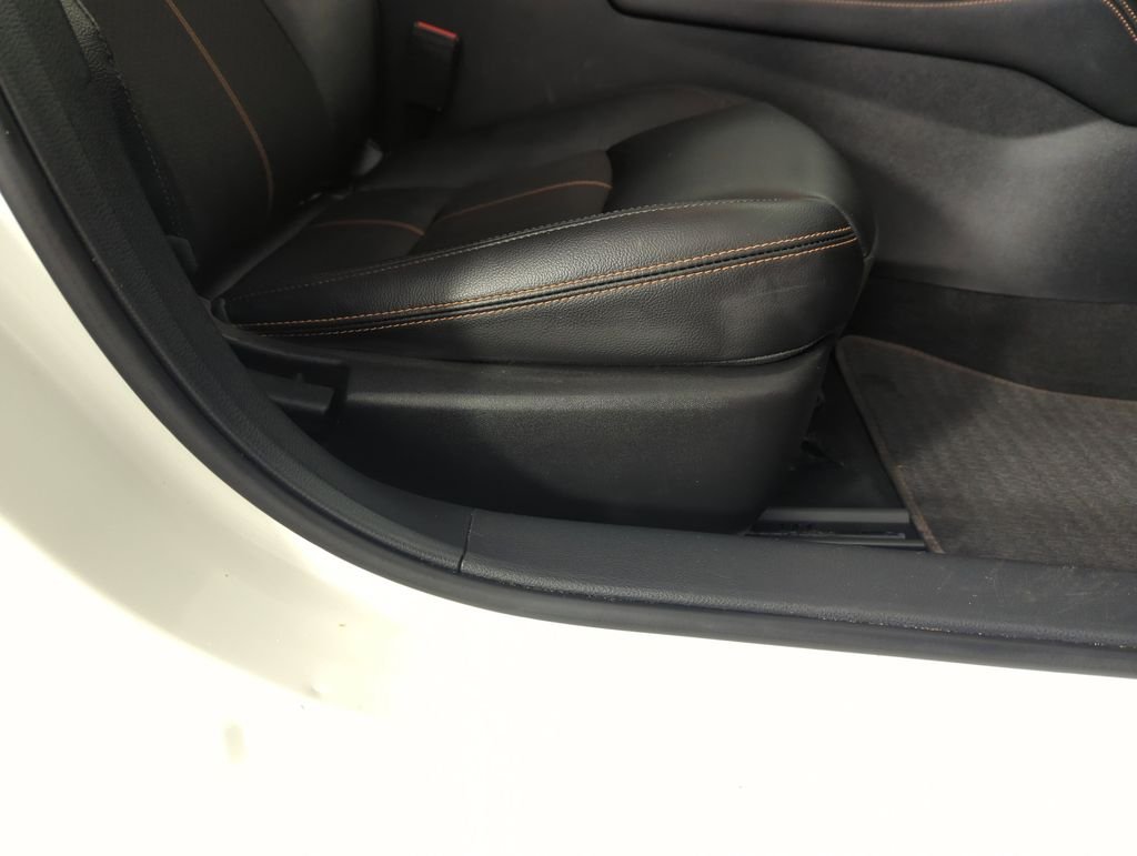 Used 2021 White Nissan 2.5 SR image 38