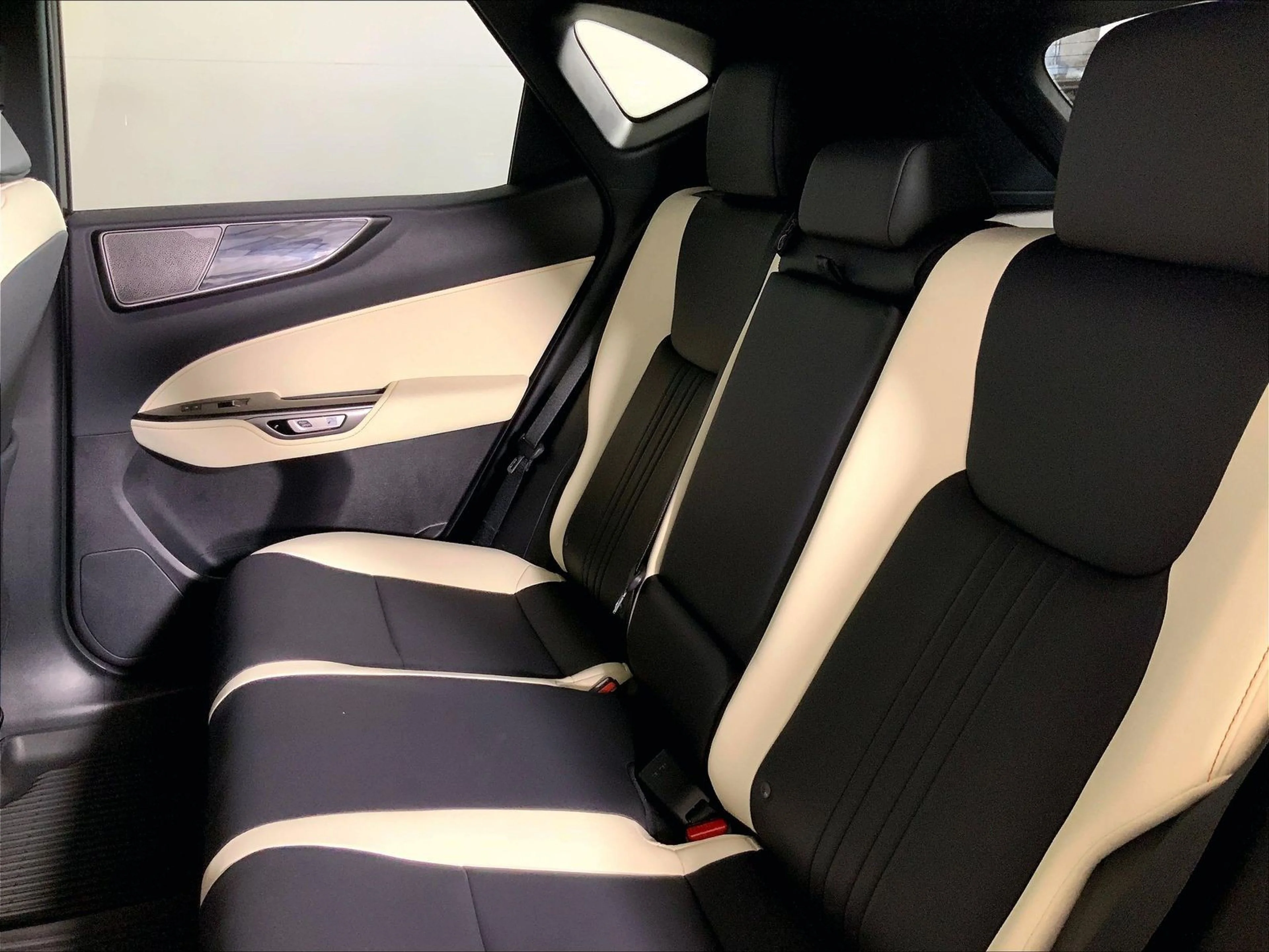 2024 Lexus NX Hybrid 350h - Photo 22
