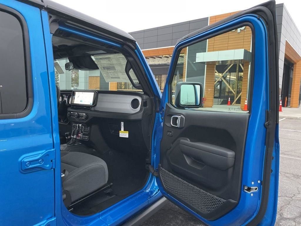 2026 Jeep Wrangler 4-Door Willys - Photo 36