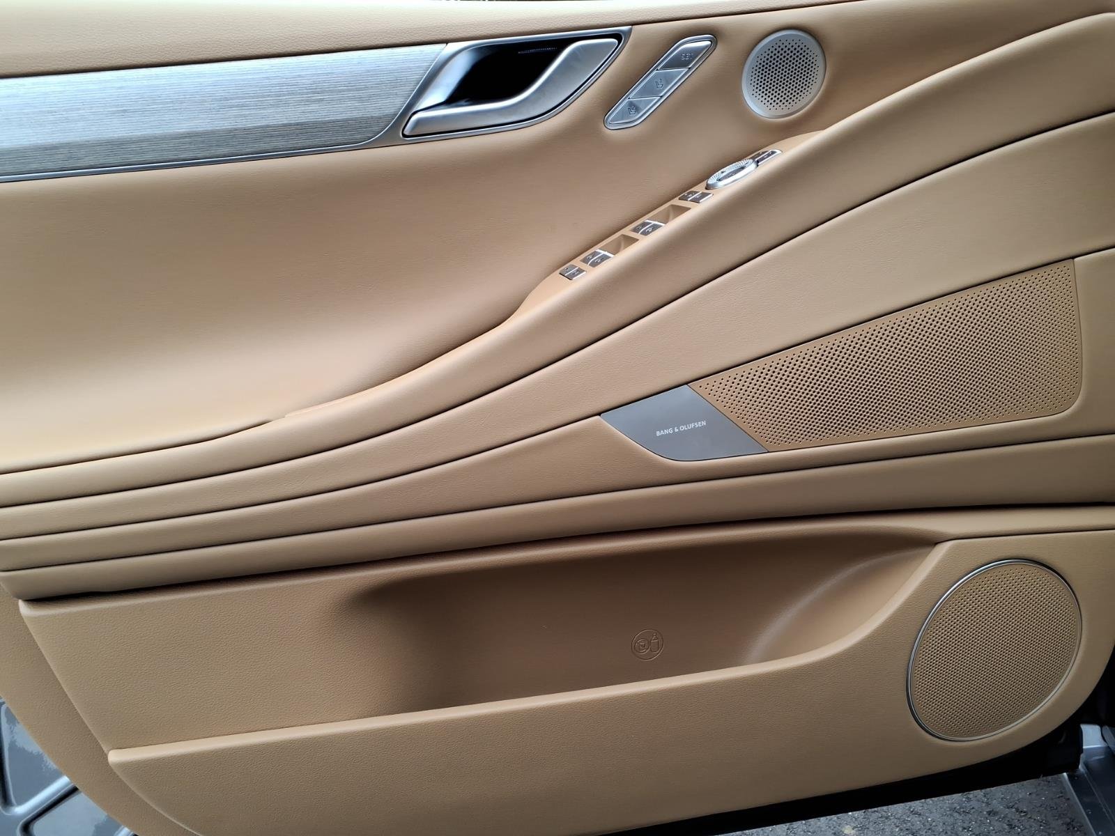 New 2026 Silver Genesis 2.5T image 13