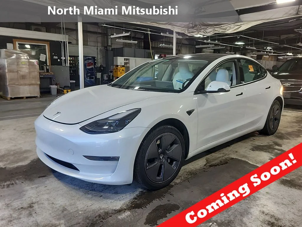 2023 Tesla Model 3 -'s photo