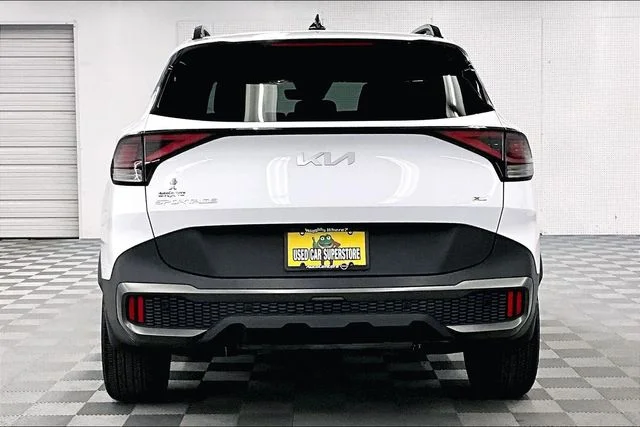 Used 2023 Glacial White Pearl Kia X-Line image 5