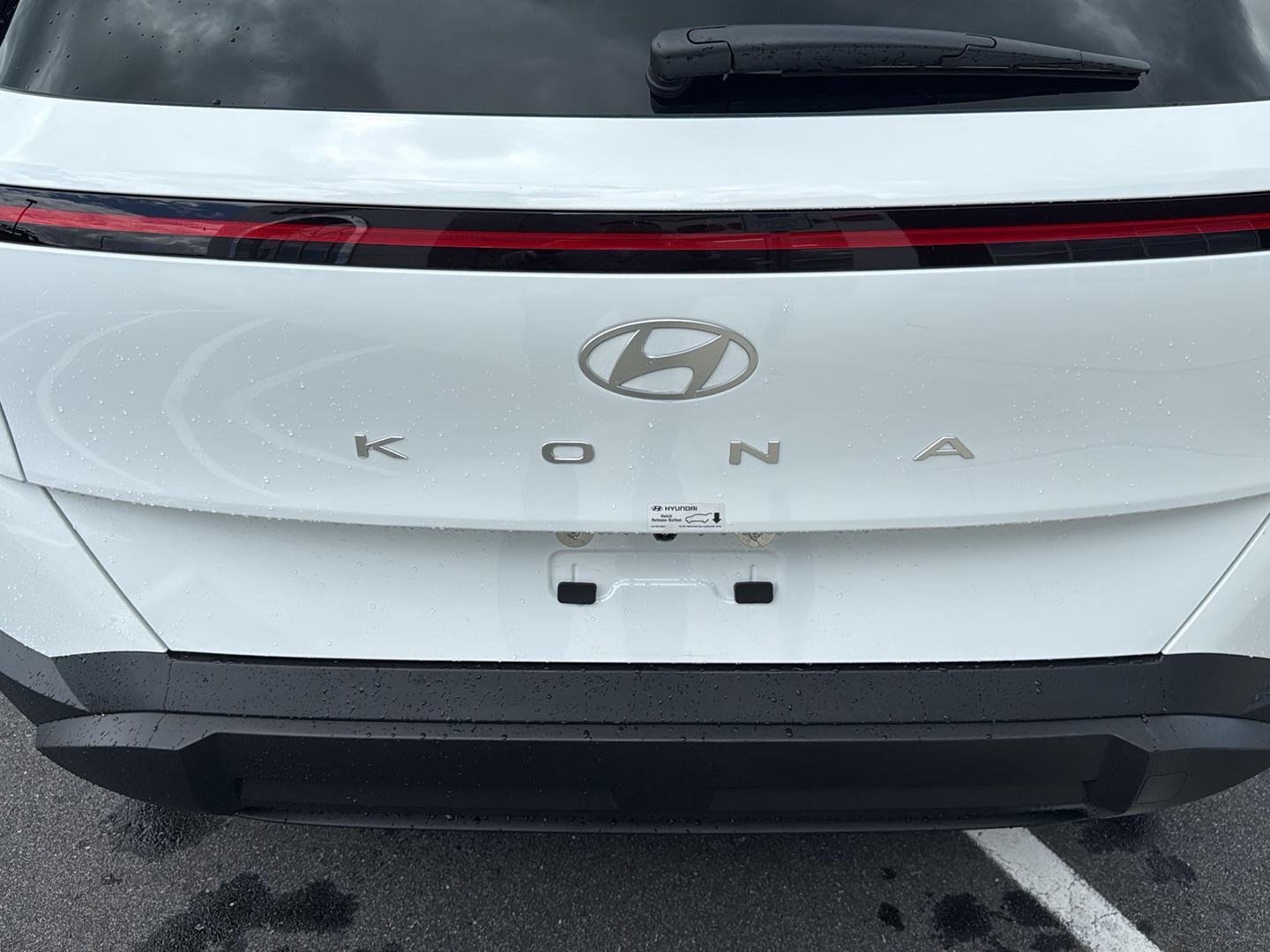Used 2026 Atlas White Hyundai SEL Sport image 13