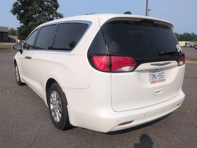 Used 2021 White Chrysler L image 6