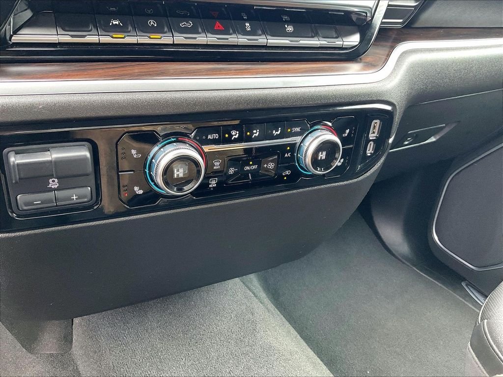 Used 2025 Silver GMC SLT image 24