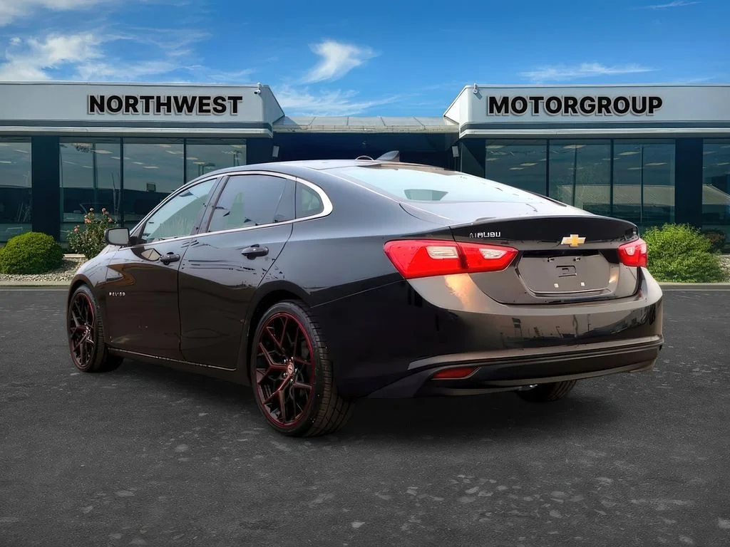 Used 2016 Mosaic Black Metallic Chevrolet LT image 5