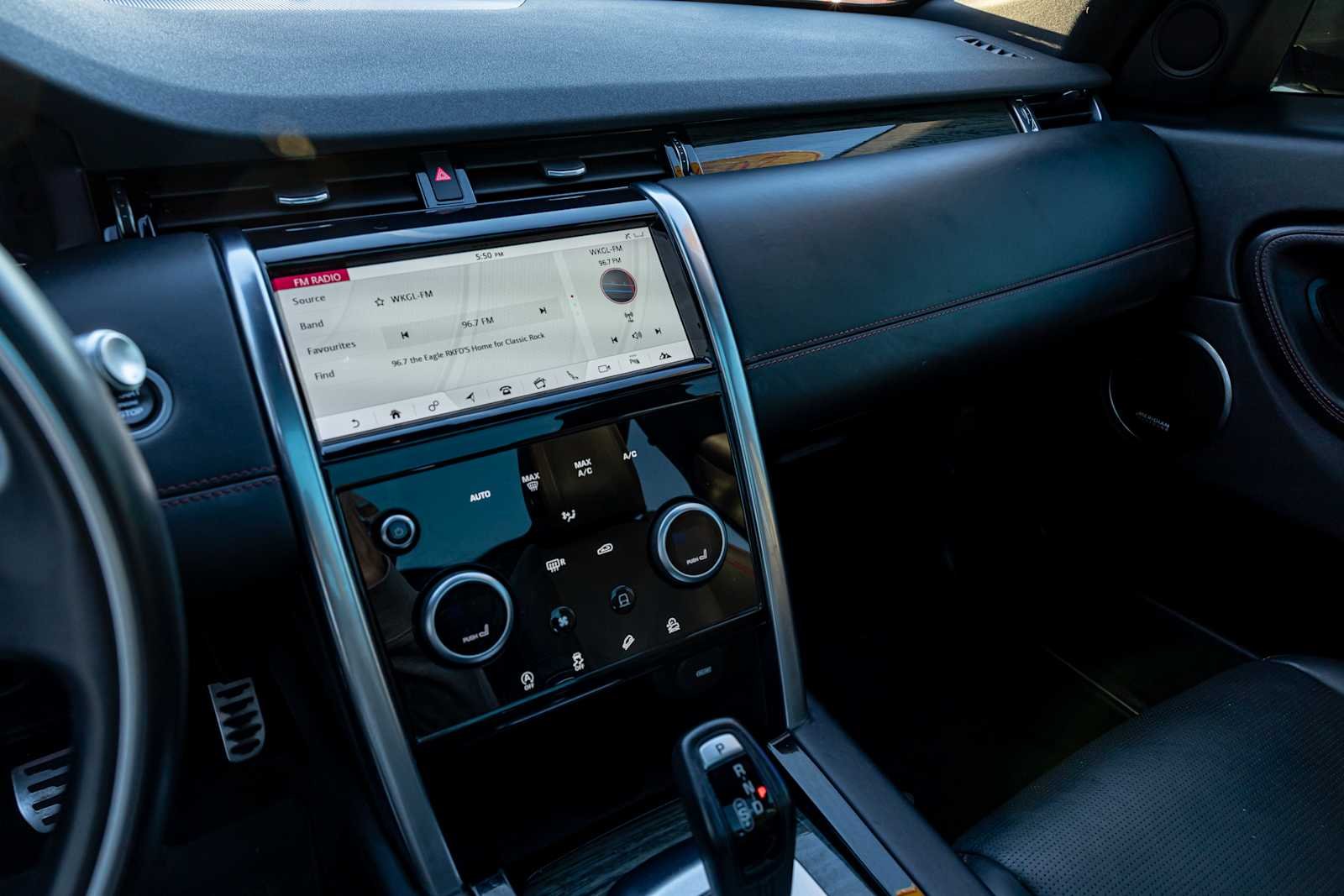 Used 2020 Portofino Blue Metallic Land Rover SE R-Dynamic image 20