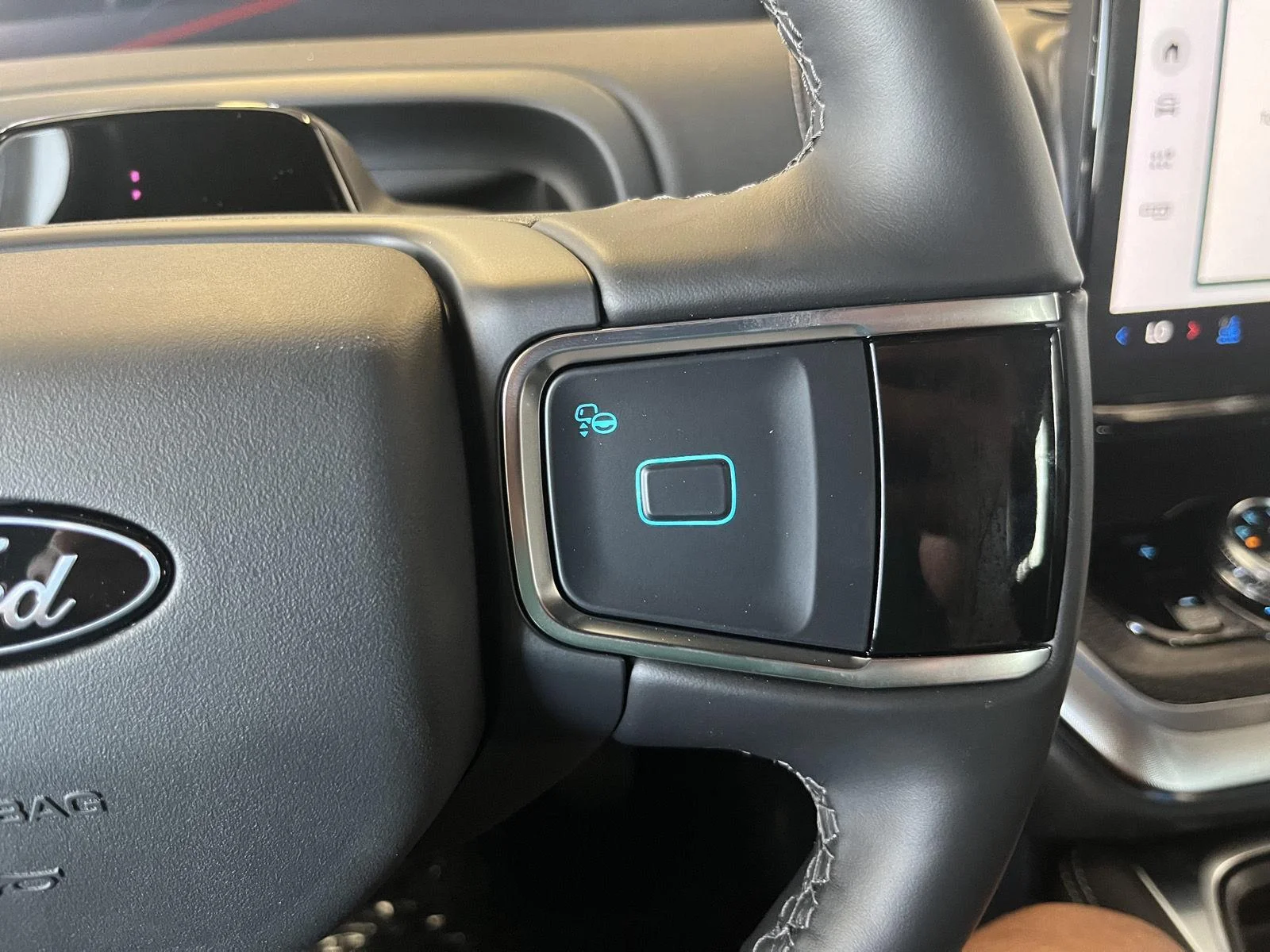 New 2026 Dark Matter Gray Metallic Ford Platinum® image 19