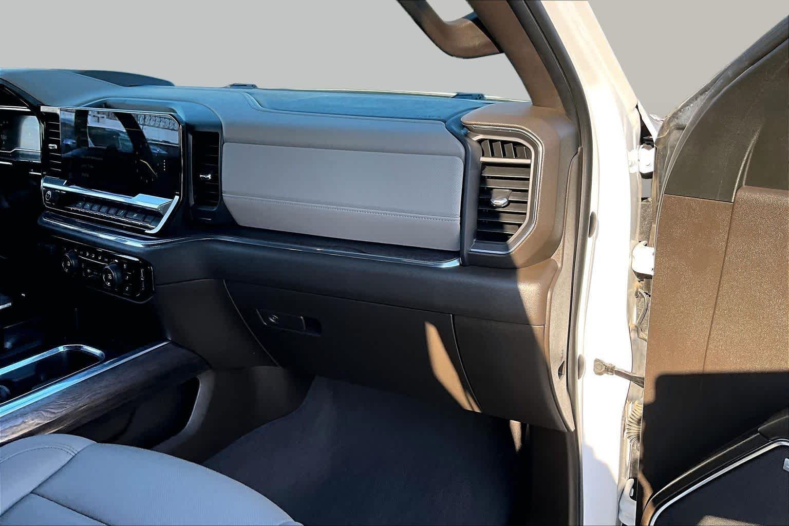 Used 2023 Iridescent Pearl Tricoat Chevrolet LTZ image 19