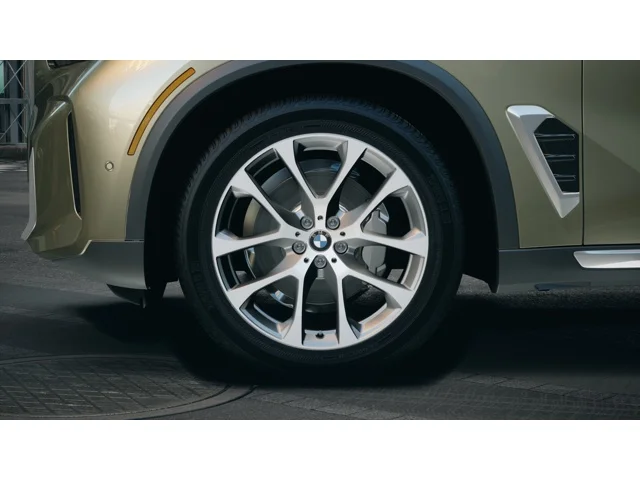 New 2026 Manhattan Green Metallic BMW xDrive40i image 7