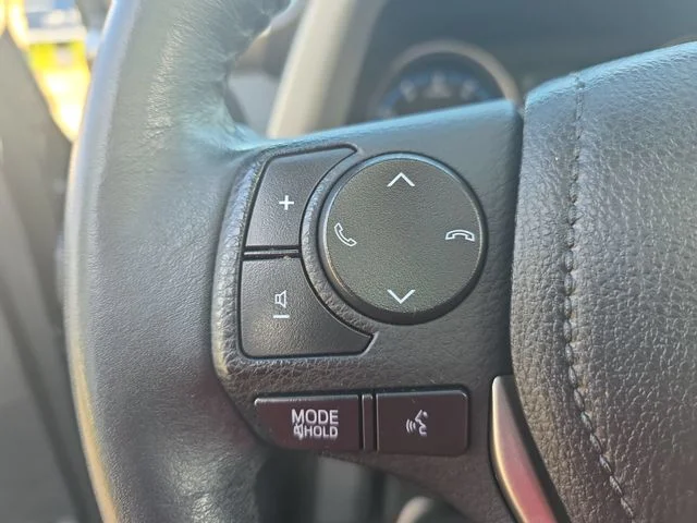 Used 2018 Black Toyota XLE image 18