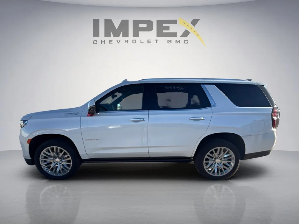Used 2023 IRIDESCENT PEARL TRICOAT Chevrolet High Country image 2