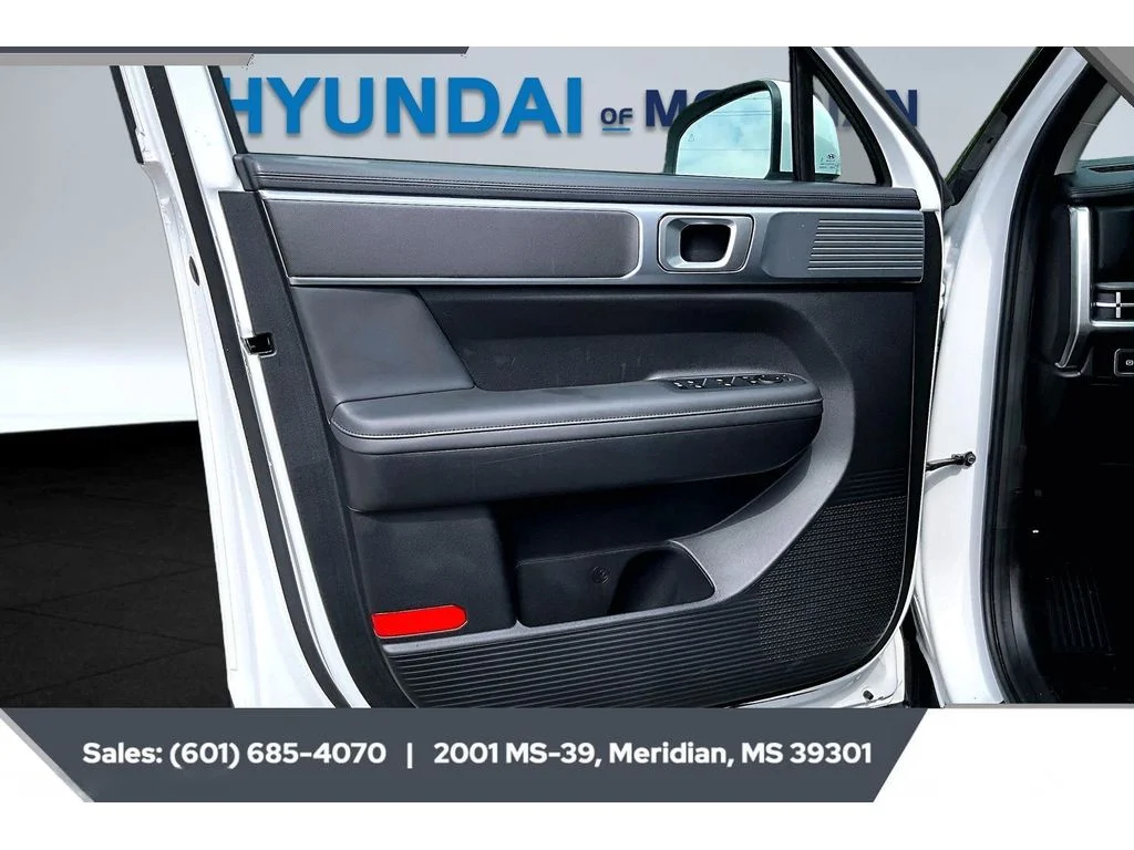 Used 2025 SERENITY WHITE Hyundai SEL image 17