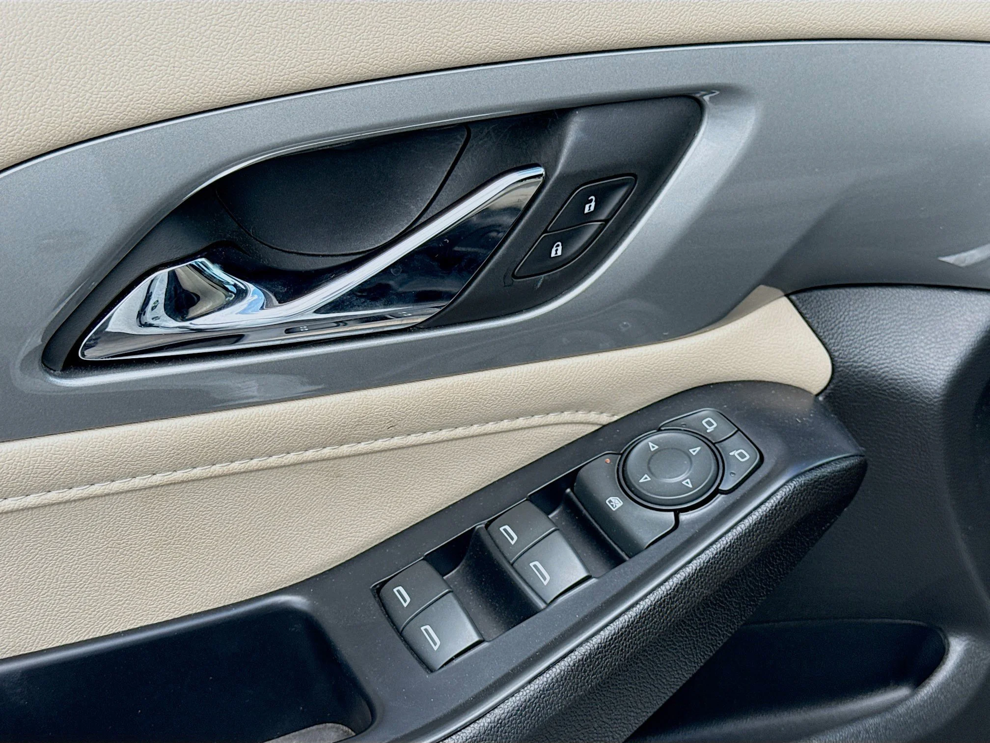 Used 2022 Summit White Chevrolet LS image 22
