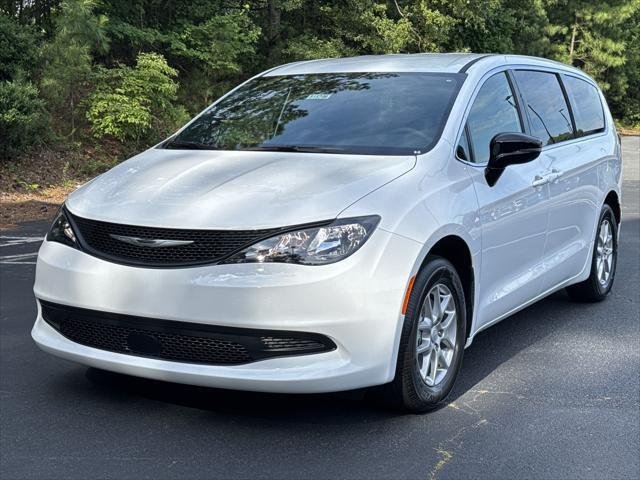 New 2025 Bright White Clear-Coat Exterior Paint Chrysler LX image 55