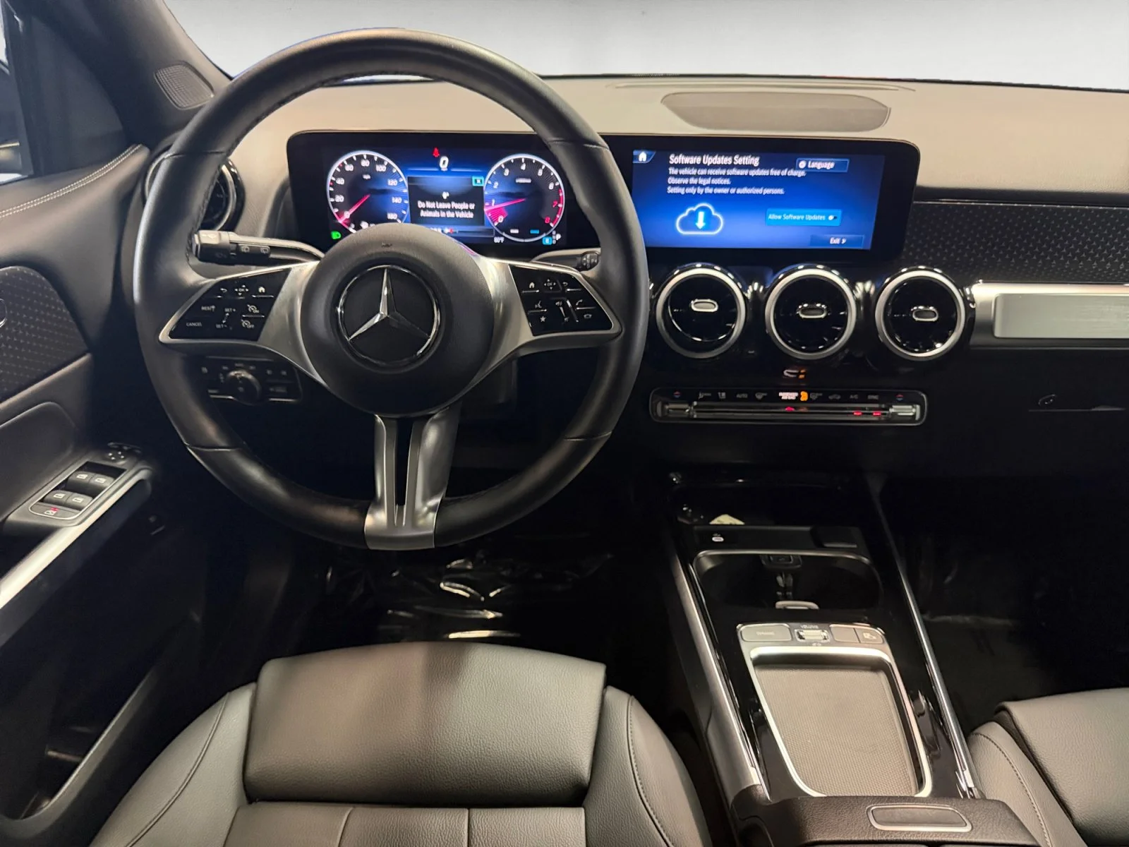 Used 2026 Black Mercedes-Benz GLB 250 image 14