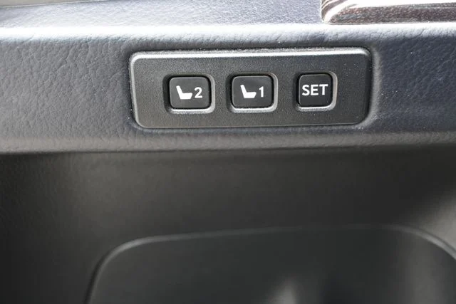 Certified Used 2021 BLACK Lexus 460 image 19
