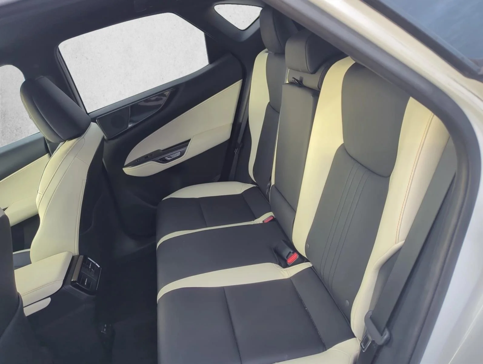 Used 2024 Eminent White Pearl Lexus NX 250 image 22