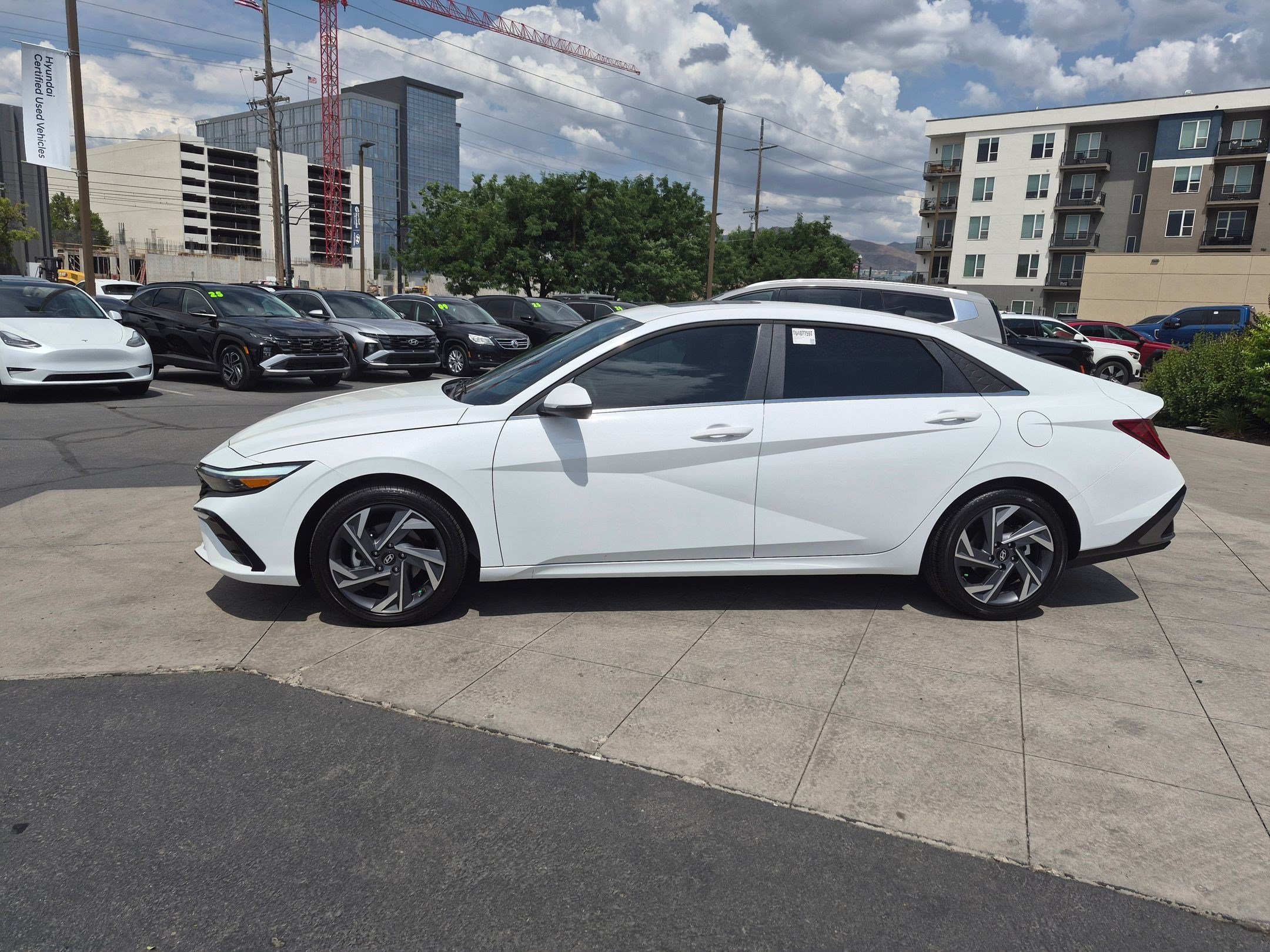 2026 Hyundai Elantra Limited - Photo 8