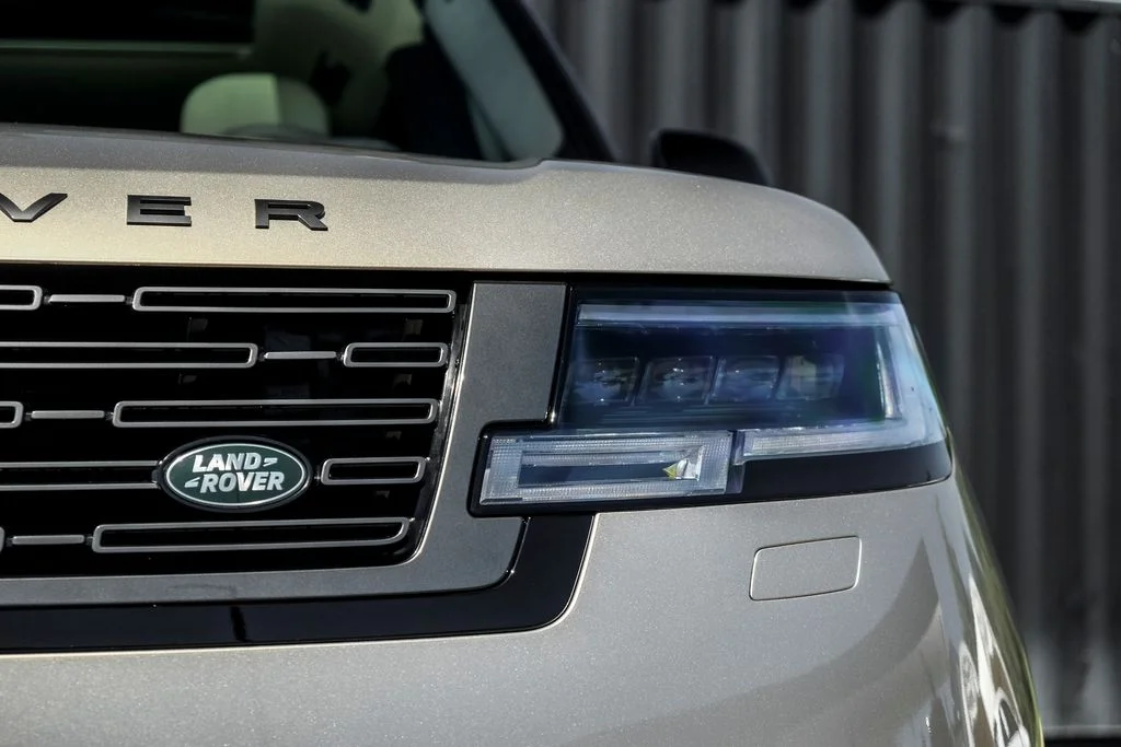 New 2026 Batumi Gold Land Rover SE image 6