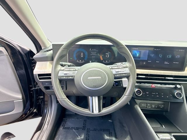 Used 2024 Black Hyundai SEL image 11