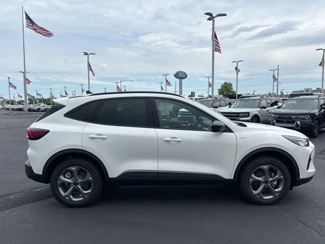 New 2026 Star White Metallic Tri-coat Ford ST-Line image 5